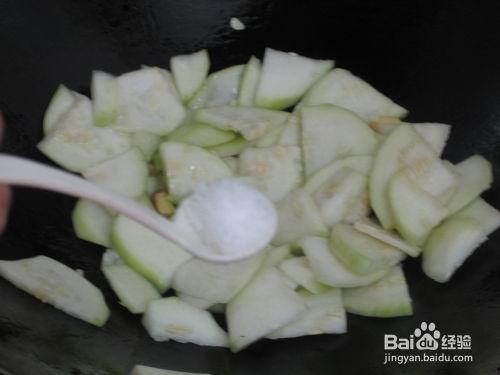 金色的葫芦瓜怎么吃,金色葫芦瓜的多样食法探索