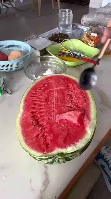 吃网恋对象的瓜,一起探索那些甜蜜背后的“瓜”