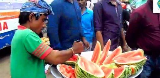 街头录像吃瓜,吃瓜群众围观奇闻异事