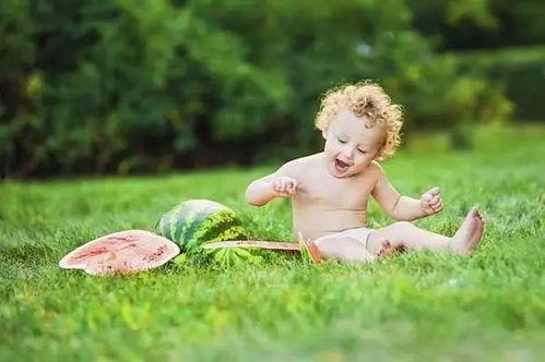 宝宝吃瓜说说,开启夏日清凉新体验