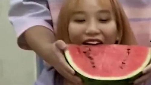 关于男朋友吃瓜,揭秘男友吃瓜背后的甜蜜与烦恼