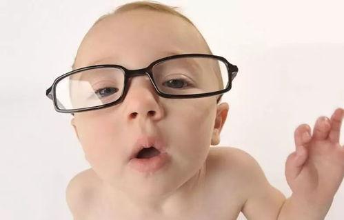 戴眼镜的小孩吃瓜,眼镜童子瓜间乐