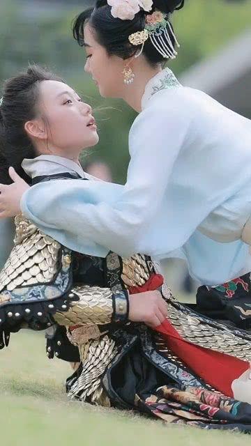 泰山吃瓜小姐姐,揭秘网红背后的故事