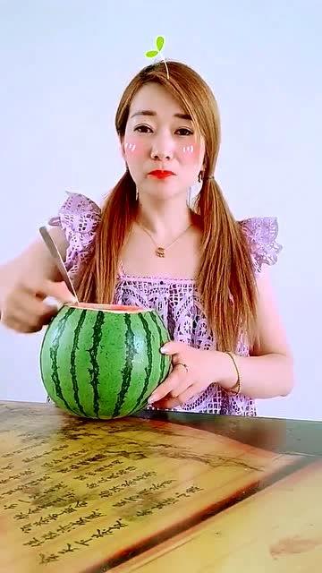 泰山吃瓜小姐姐,揭秘网红背后的故事