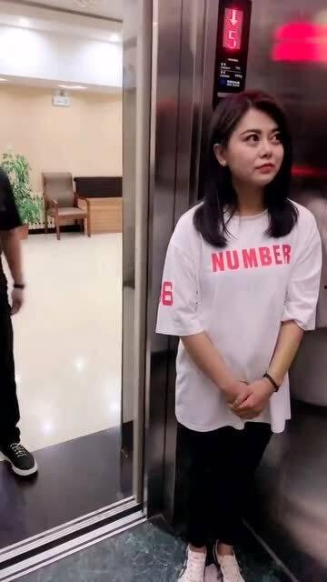 吃瓜群众电梯后续,真相大白，网友热议不断