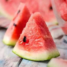 爱妃吃瓜,揭秘爱妃吃瓜背后的宫廷风云