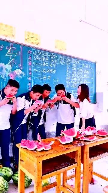 班级组织吃瓜比赛,吃瓜比赛欢乐多