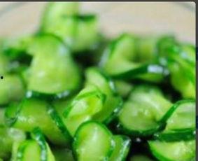 吃脆瓜好还是吃黄瓜好,口感与营养的较量，你更偏爱哪一种？”