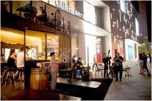 东门酒吧吃瓜,吃瓜群众的热闹聚集地