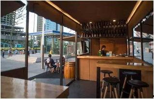 东门酒吧吃瓜,吃瓜群众的热闹聚集地