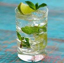 手捣吃瓜饮品,尽享夏日清凉饮品新体验