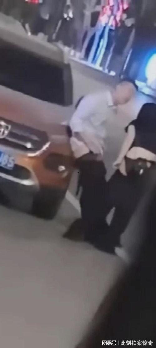 育才花园马路吃瓜,一场热闹非凡的吃瓜盛宴