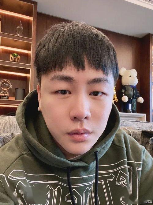 胡彦斌躺枪吃瓜