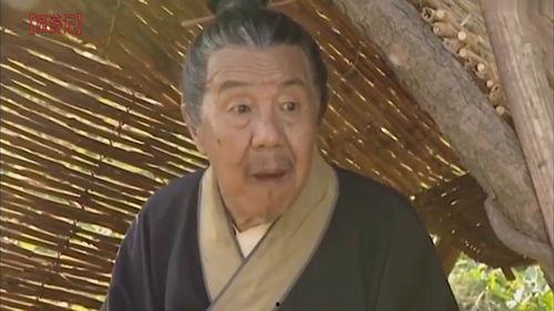 男生说给我买瓜吃,男生慷慨赠我瓜果共享清凉时光