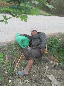 盲人掉水里吃瓜,意外吃瓜引发的救援传奇