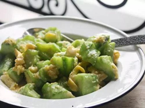 虫吃瓜文案,自然美味尽收眼底