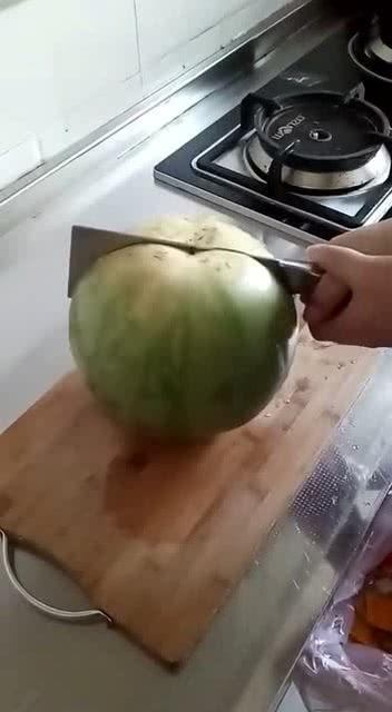 梦见朋友送我烂瓜吃,朋友赠我烂瓜背后的寓意解析